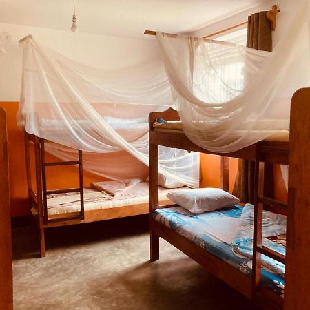 Yes Hostel Fort Portal Buitenkant foto