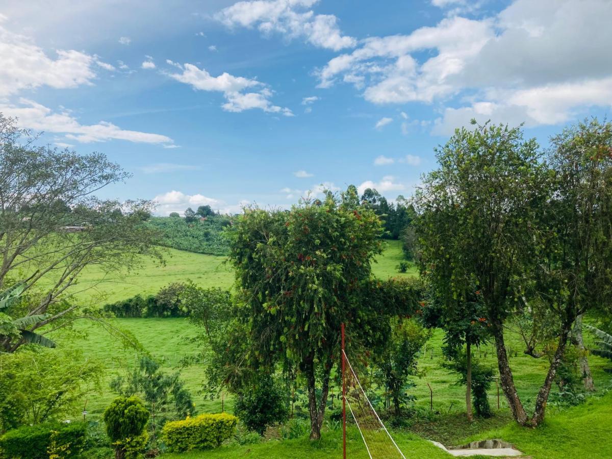 Yes Hostel Fort Portal Buitenkant foto